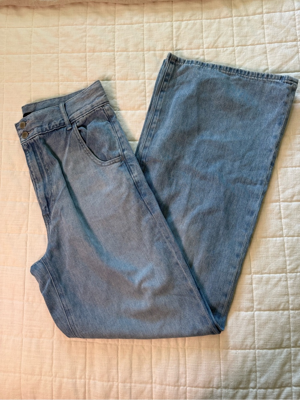 Uniqlo Light Blue Woman’s Wide Leg Jeans